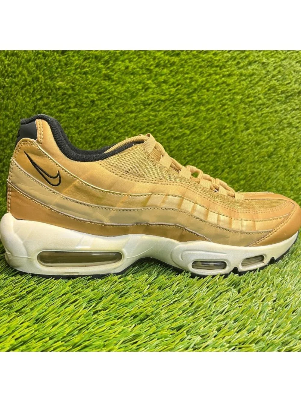 Nike Air Max 95 Mens Size 10 Gold Ivory Athletic Running Walking Shoes Sneakers